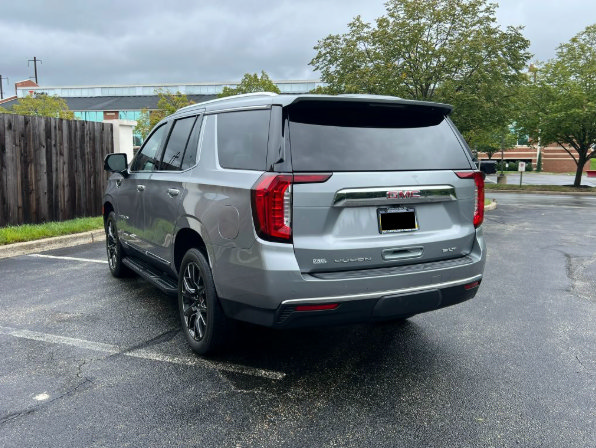 Used 2023 GMC Yukon SLT w/ SLT Premium Package AWD/4WD image 7