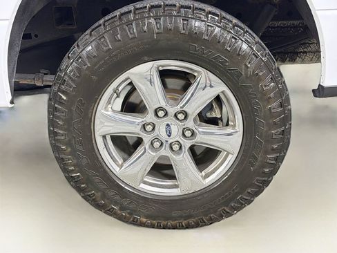 Used 2019 Ford F150 XLT w/ Equipment Group 302A Luxury AWD/4WD image 29