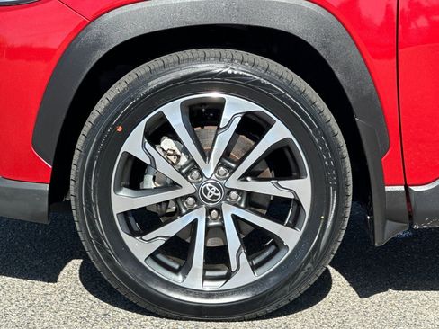 Used 2022 Toyota Corolla Cross XLE w/ Black Badges Package (TMS) image 23