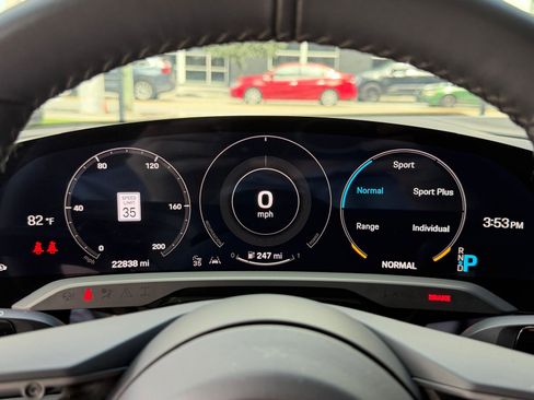 Used 2020 Porsche Taycan Turbo S image 43