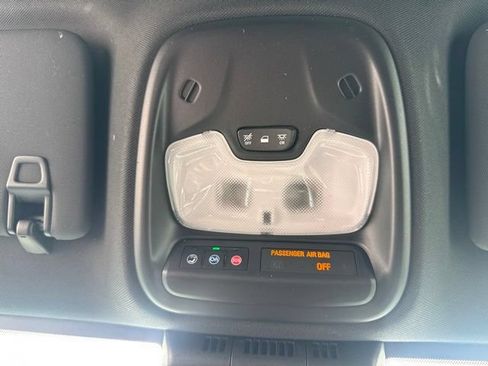 Used 2025 Chevrolet Colorado Trail Boss AWD/4WD image 23