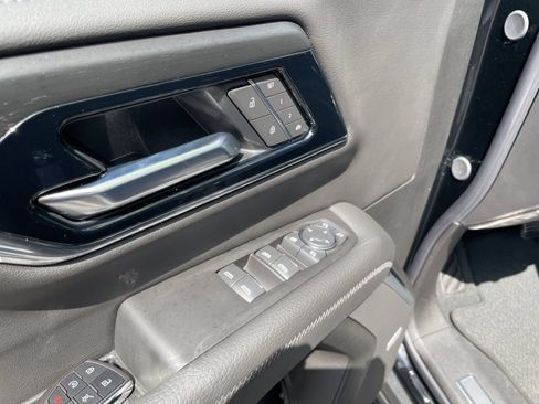 New 2026 GMC Yukon Denali w/ Denali Reserve Package AWD/4WD image 18