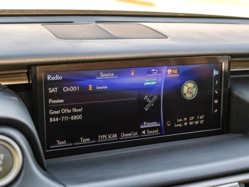 Used 2019 Lexus IS 350 image 30