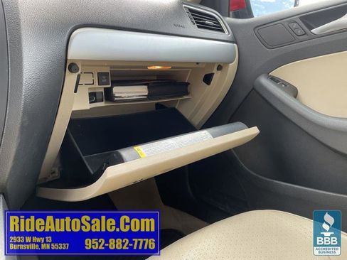 Used 2013 Volkswagen Jetta SE FWD image 33