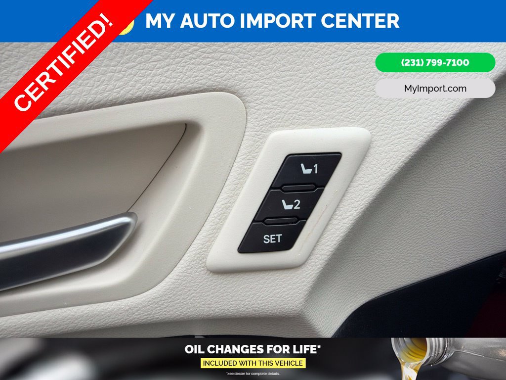 Certified 2025 Toyota Sienna Limited FWD image 8