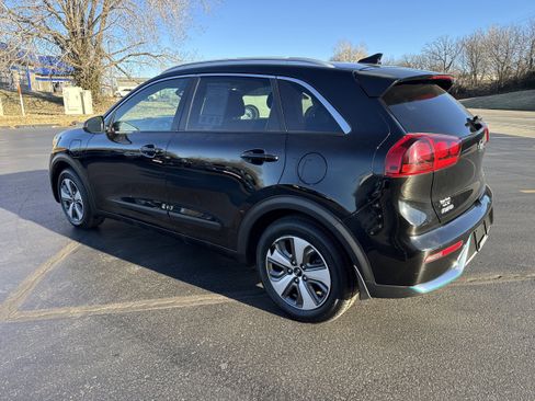 Used 2019 Kia Niro LX image 3