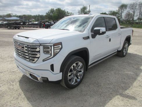 New 2026 GMC Sierra 1500 Denali w/ Denali Reserve Package AWD/4WD image 12