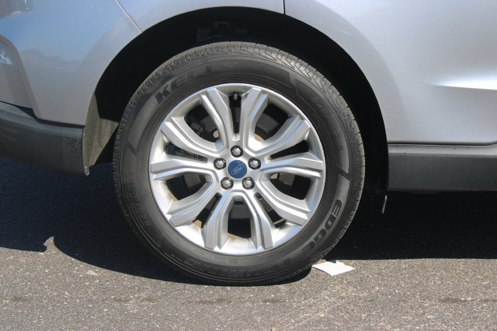 Used 2022 Ford Edge Titanium AWD/4WD image 11