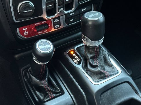 Used 2021 Jeep Wrangler Unlimited Rubicon AWD/4WD image 22