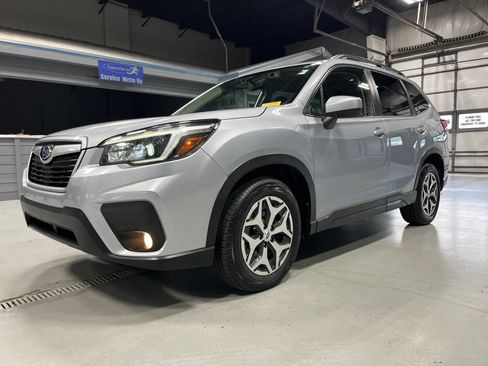 Used 2021 Subaru Forester Premium w/ Popular Package #1 AWD/4WD image 3