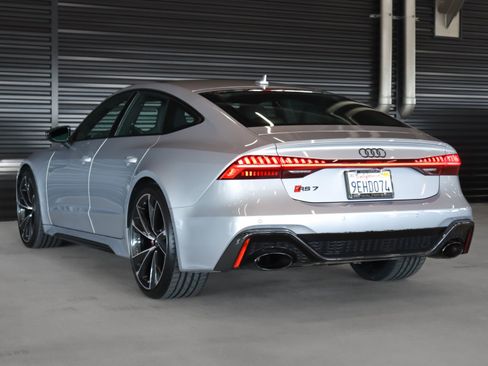 Used 2023 Audi RS 7 Sportback w/ Carbon Optic Package image 2