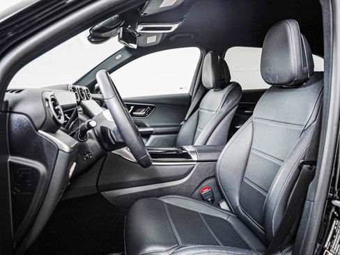 Certified 2026 Mercedes-Benz GLC 300 image 8