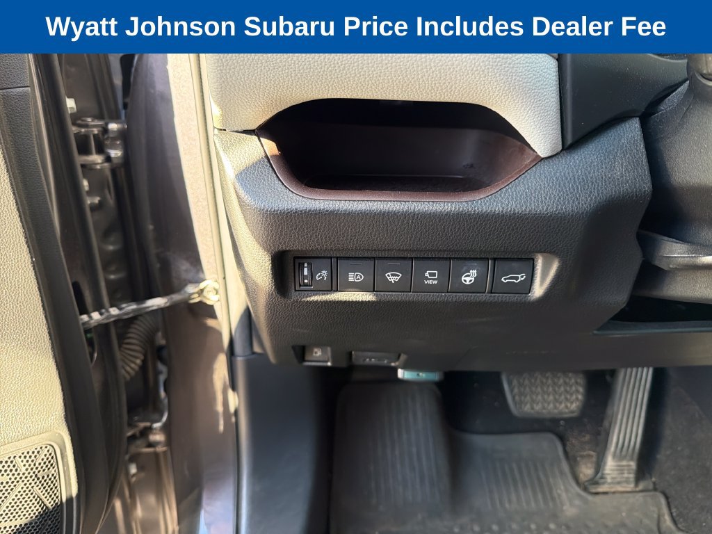 Used 2020 Toyota RAV4 Limited AWD/4WD image 23