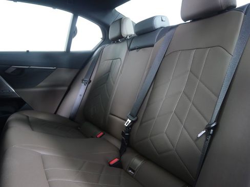 Certified 2025 BMW 530i image 16