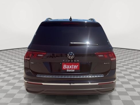 Certified 2023 Volkswagen Tiguan SE w/ Panoramic Sunroof Package AWD/4WD image 8