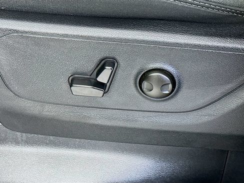 Used 2025 RAM 1500 Big Horn AWD/4WD image 22