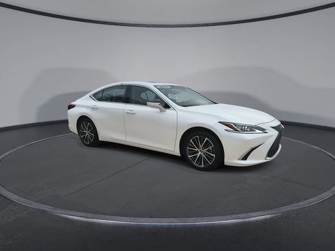 Used 2025 Lexus ES 350 w/ Premium Package image 2