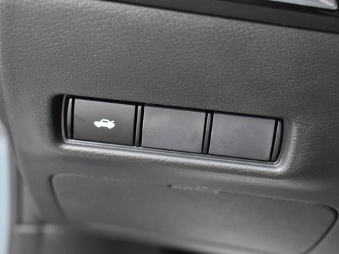 New 2026 Nissan Sentra SR w/ Floor Mat Package FWD image 40