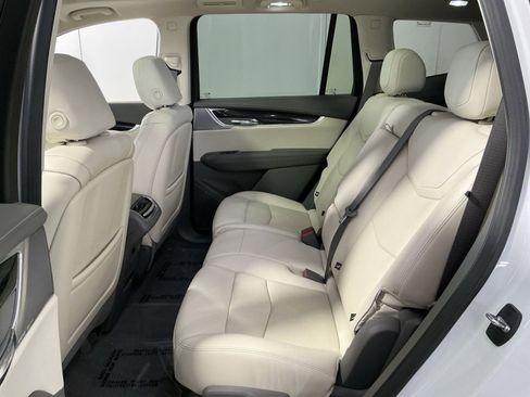 Used 2023 Cadillac XT6 Premium Luxury image 33