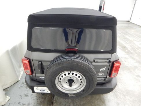 New 2025 Ford Bronco 4-Door image 4