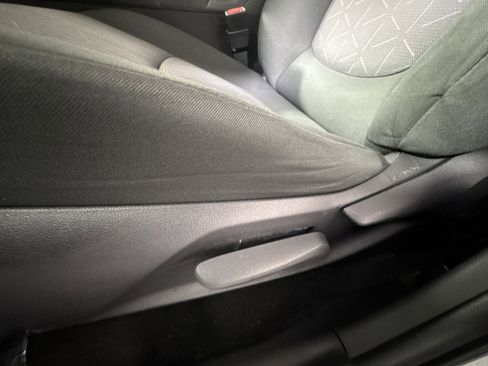 Used 2019 Toyota RAV4 XLE image 14