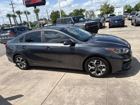 Used 2019 Kia Forte LXS FWD image 4