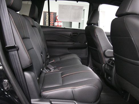 Used 2023 Honda Passport TrailSport image 25