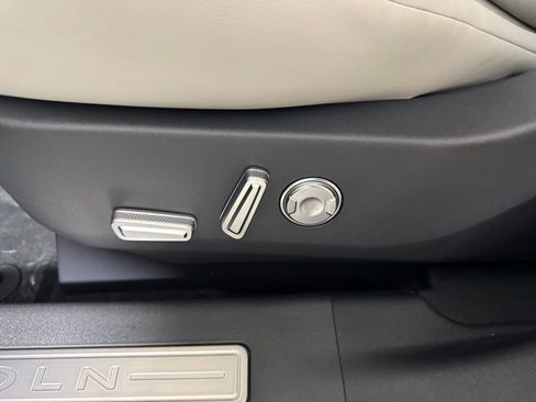 New 2026 Lincoln Nautilus Reserve AWD/4WD image 38