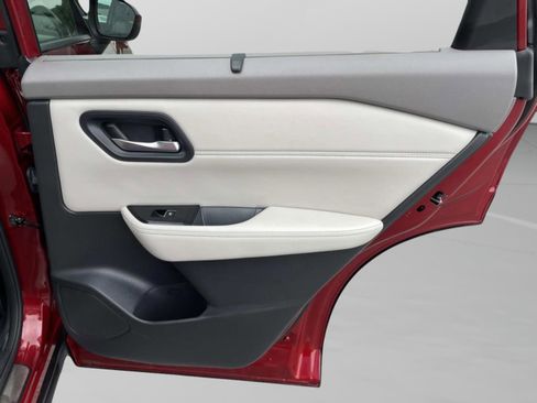 Used 2023 Nissan Rogue SL w/ SL Premium Package FWD image 14