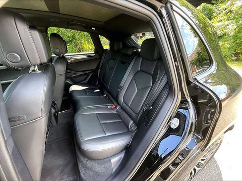 Certified 2023 Porsche Macan AWD/4WD image 22
