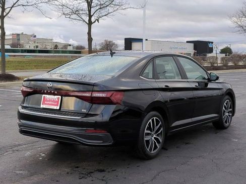 Used 2025 Volkswagen Jetta SE image 5