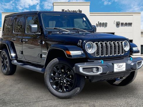 Used 2024 Jeep Wrangler Sahara w/ Technology Group image 11