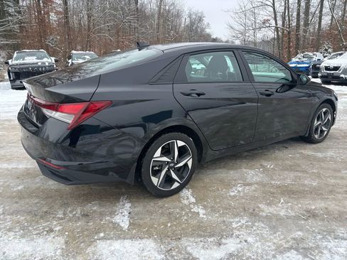 Used 2023 Hyundai Elantra SEL w/ Convenience Package image 7