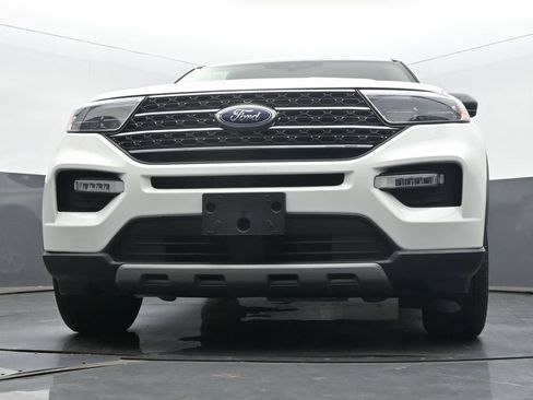 Used 2022 Ford Explorer XLT w/ Equipment Group 202A AWD/4WD image 46