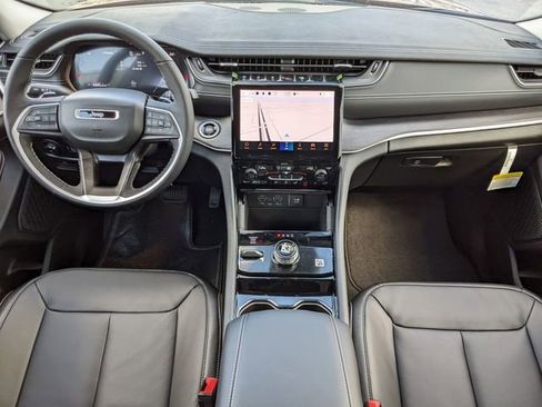 New 2025 Jeep Grand Cherokee L Limited w/ Black Appearance Package image 11