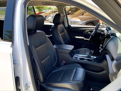 Used 2019 Chevrolet Traverse Premier w/ LPO, Floor Liner Package FWD image 9