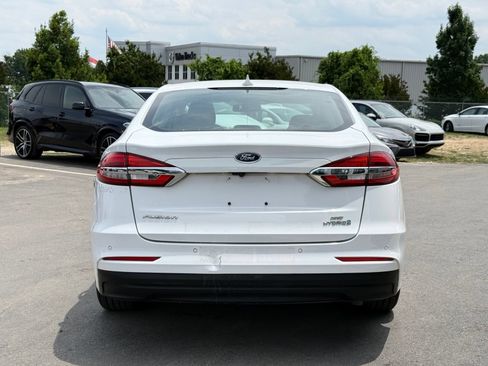 Used 2019 Ford Fusion SE FWD image 8