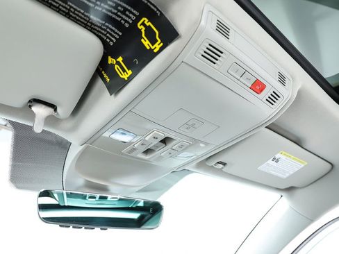 New 2026 Volkswagen Taos SE FWD image 63