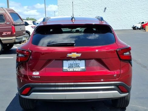 Used 2025 Chevrolet Trax LT w/ Driver Confidence Package FWD image 29
