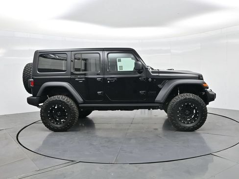 Used 2025 Jeep Wrangler Unlimited Sport AWD/4WD image 5