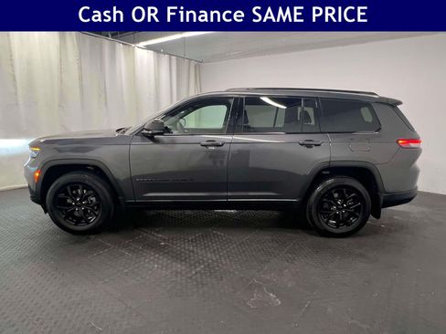 Used 2025 Jeep Grand Cherokee L Altitude AWD/4WD image 9