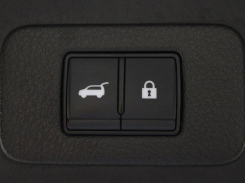 Certified 2022 Nissan Armada Platinum w/ Captain's Chairs Package image 19