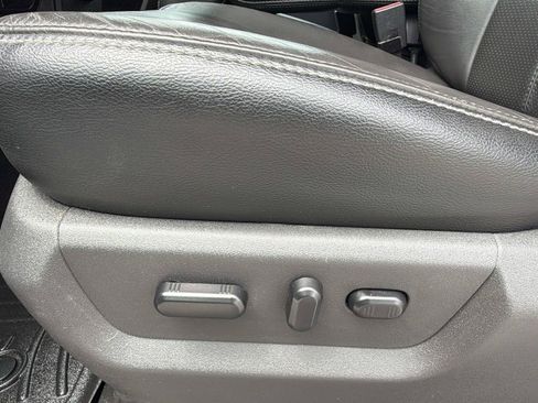 Used 2016 Ford F350 Lariat w/ Lariat Interior Package RWD image 15