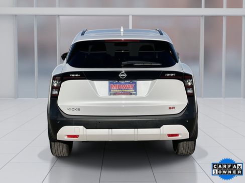 Certified 2025 Nissan Kicks SR image 5