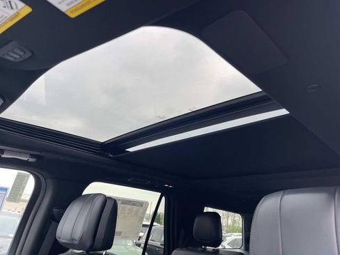 New 2026 Lincoln Navigator Reserve AWD/4WD image 25
