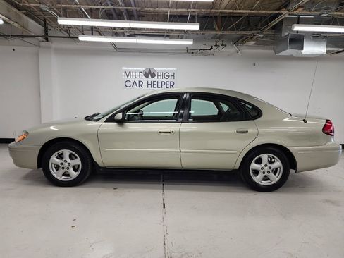 Used 2004 Ford Taurus SE image 8