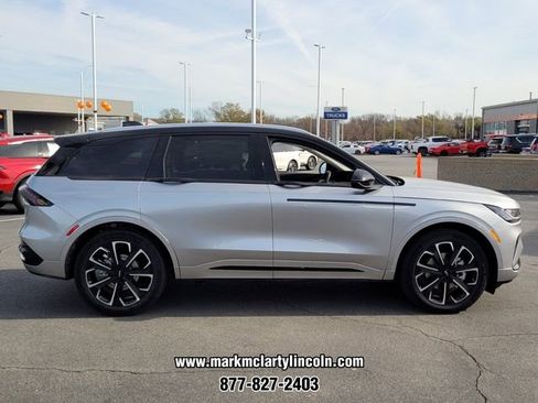 New 2026 Lincoln Nautilus Reserve image 2