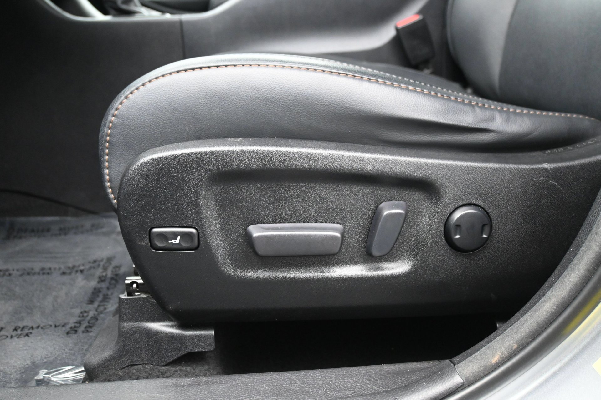Used 2018 Toyota Highlander XLE AWD/4WD image 25