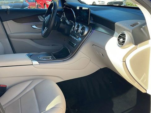 Used 2022 Mercedes-Benz GLC 300 image 32
