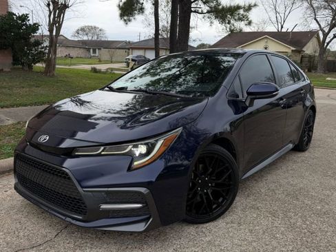 Used 2020 Toyota Corolla SE w/ SE Premium Package FWD image 1